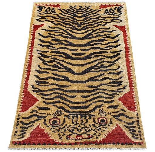 Corner detail of New Morocco rug showing border pattern and Wool pile