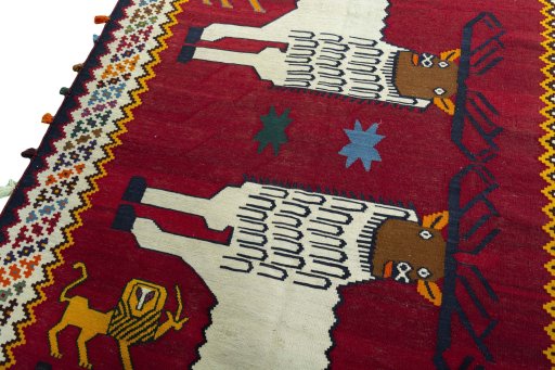 Surface texture of 2000s Kilim Dastan rug with natural Wool and intricate pattern