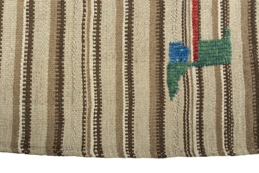 Central medallion detail of 2000s Kilim Dastan rug from Iran / Persia