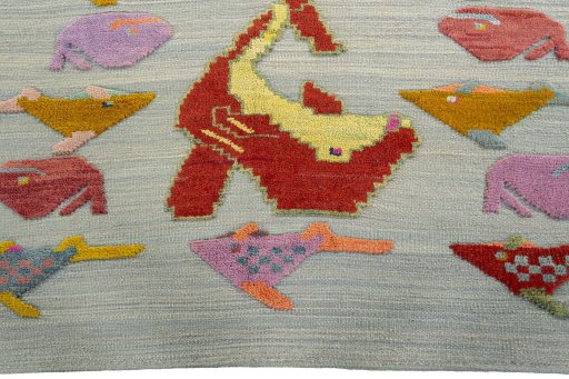 Central medallion detail of New Kilim Dastan rug from Turkey
