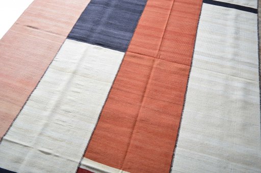 Surface texture of New Kilim Kiasar rug with natural Wool and intricate pattern