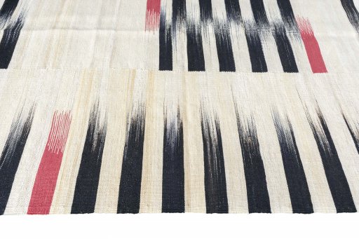 Close-up detail of New Kilim Kiasar rug from Iran / Persia showing Wool weave