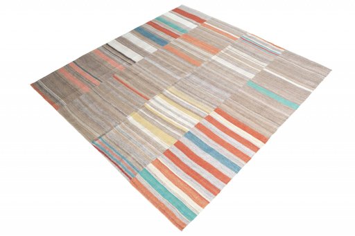 Corner detail of New Kilim Kiasar rug showing border pattern and Wool pile