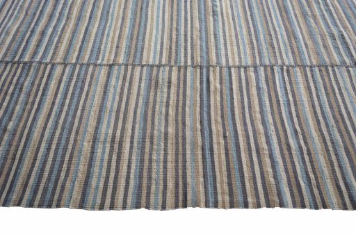 Backside of handmade New Kilim Kiasar rug showing knot structure and weave density