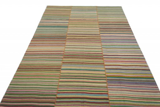 Corner detail of New Kilim Kiasar rug showing border pattern and Wool pile