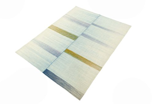 Corner detail of New Kilim Kiasar rug showing border pattern and Wool pile