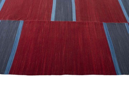 Close-up detail of New Kilim Kiasar rug from Iran / Persia showing Wool weave