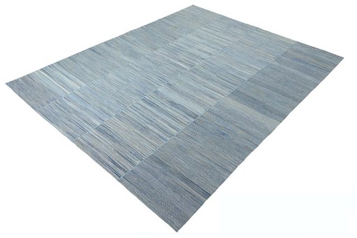 Corner detail of New Kilim Kiasar rug showing border pattern and Wool pile