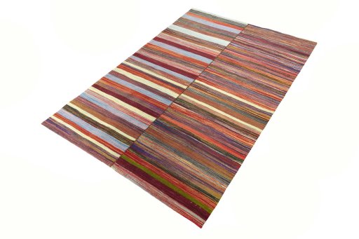 Corner detail of New Kilim Kiasar rug showing border pattern and Wool pile