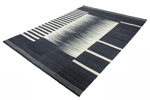Corner detail of New Kilim Kiasar rug showing border pattern and Wool pile