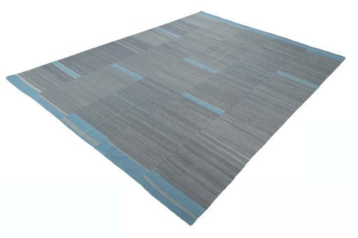 Corner detail of New Kilim Kiasar rug showing border pattern and Wool pile