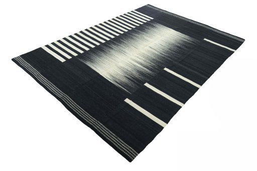 Corner detail of New Kilim Kiasar rug showing border pattern and Wool pile
