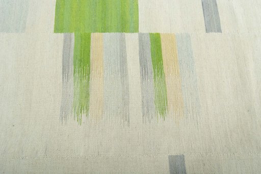 Backside of handmade New Kilim Kiasar rug showing knot structure and weave density