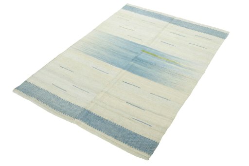 Corner detail of New Kilim Kiasar rug showing border pattern and Wool pile