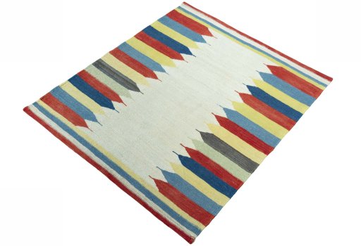 Corner detail of New Kilim Sofre rug showing border pattern and Wool pile