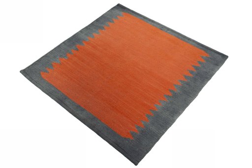 Corner detail of New Kilim Sofre rug showing border pattern and Wool pile