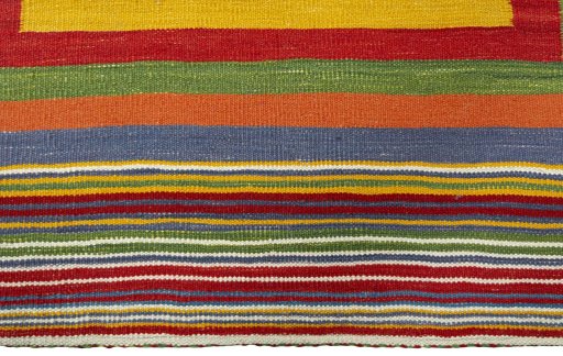 Central medallion detail of New Kilim Sofre rug from Turkey
