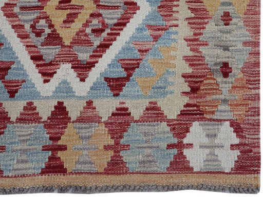Close-up detail of New Modern Design rug from Pakistan showing Wool weave