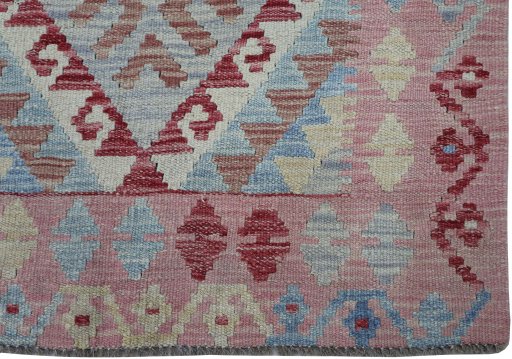 Close-up detail of New Modern Design rug from Pakistan showing Wool weave