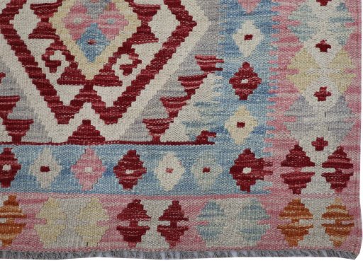 Close-up detail of New Modern Design rug from Pakistan showing Wool weave