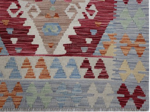 Close-up detail of New Modern Design rug from Pakistan showing Wool weave