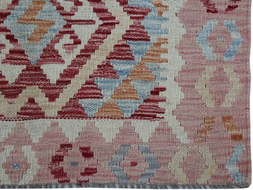 Close-up detail of New Modern Design rug from Pakistan showing Wool weave
