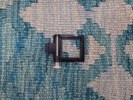 Corner detail of New Modern Design rug showing border pattern and Wool pile