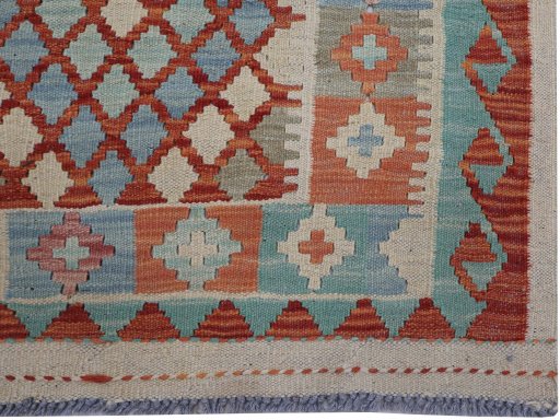 Close-up detail of New Modern Design rug from Pakistan showing Wool weave