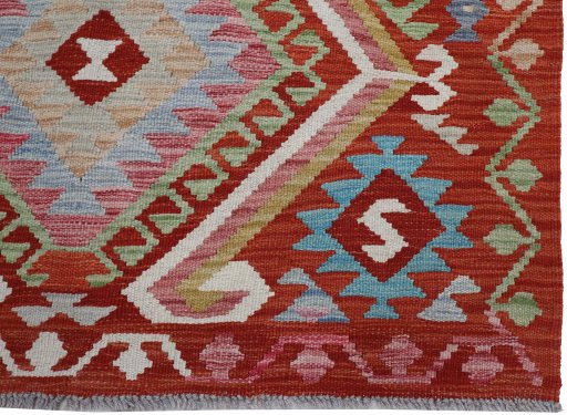 Close-up detail of New Modern Design rug from Pakistan showing Wool weave