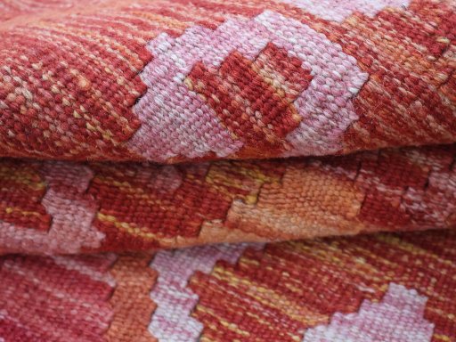 Close-up detail of New Modern Design rug from Pakistan showing Wool weave