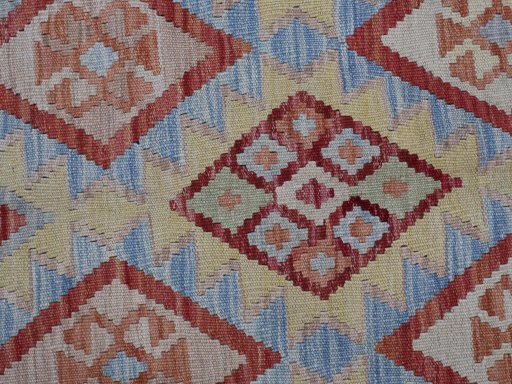 Central medallion detail of New Modern Design rug from Pakistan
