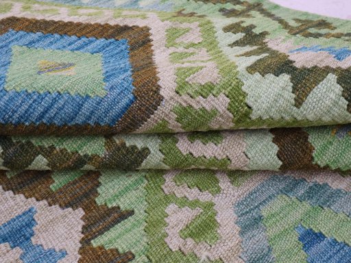 Close-up detail of New Modern Design rug from Pakistan showing Wool weave