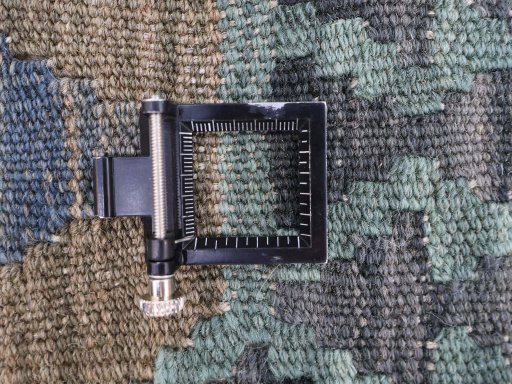 Corner detail of New Modern Design rug showing border pattern and Wool pile