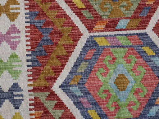 Central medallion detail of New Modern Design rug from Pakistan