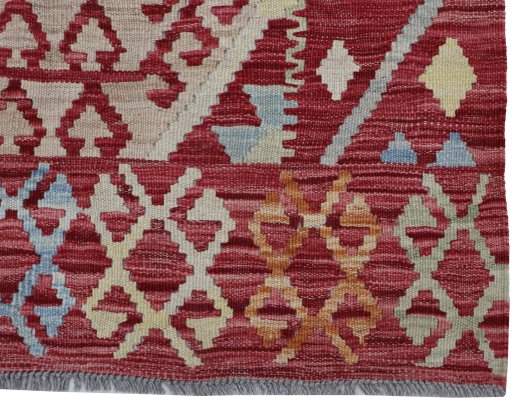Close-up detail of New Modern Design rug from Pakistan showing Wool weave