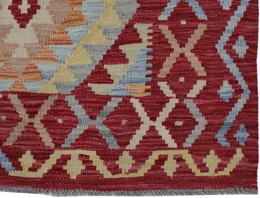 Close-up detail of New Modern Design rug from Pakistan showing Wool weave