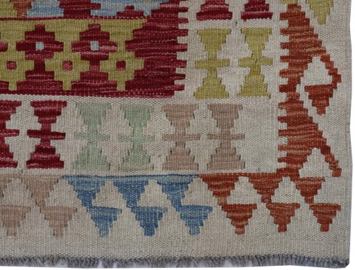 Close-up detail of New Modern Design rug from Pakistan showing Wool weave