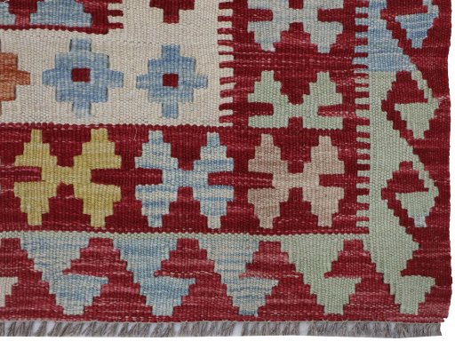 Close-up detail of New Modern Design rug from Pakistan showing Wool weave