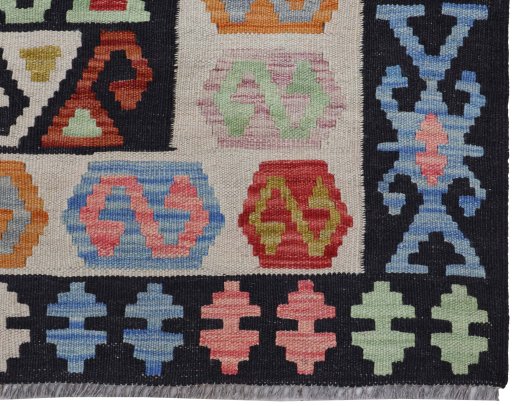 Close-up detail of New Modern Design rug from Pakistan showing Wool weave