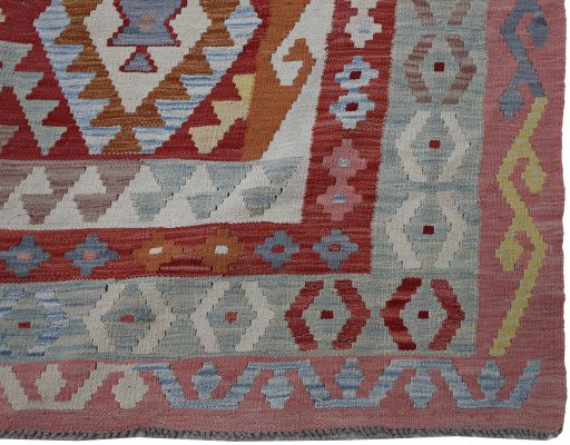 Close-up detail of New Modern Design rug from Pakistan showing Wool weave