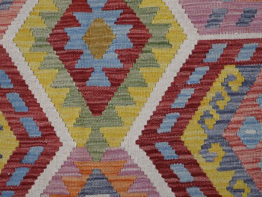 Central medallion detail of New Modern Design rug from Pakistan