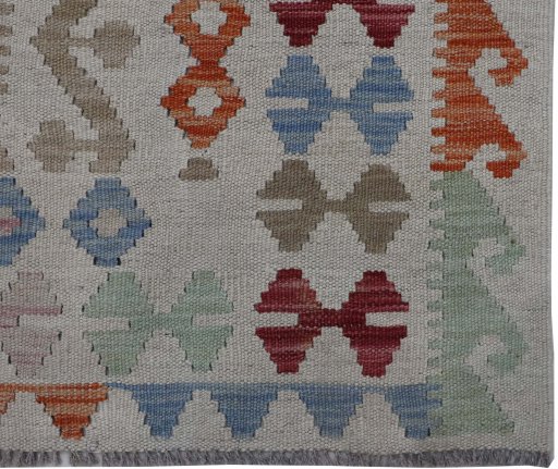 Close-up detail of New Modern Design rug from Pakistan showing Wool weave