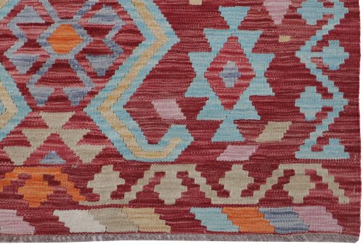 Close-up detail of New Modern Design rug from Pakistan showing Wool weave