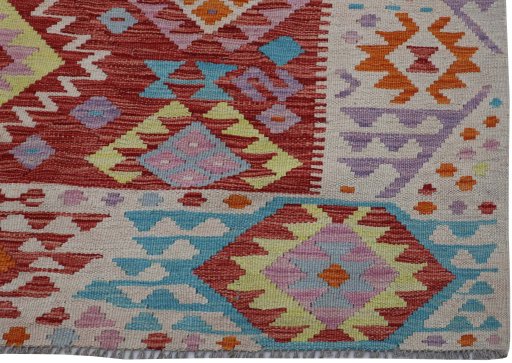 Close-up detail of New Modern Design rug from Pakistan showing Wool weave