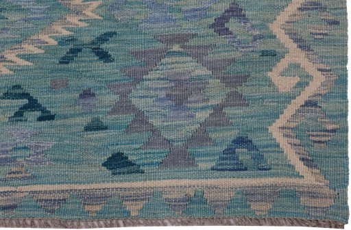 Close-up detail of New Modern Design rug from Pakistan showing Wool weave