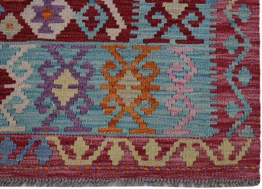 Close-up detail of New Modern Design rug from Pakistan showing Wool weave