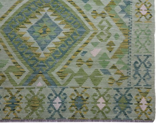 Close-up detail of New Modern Design rug from Pakistan showing Wool weave