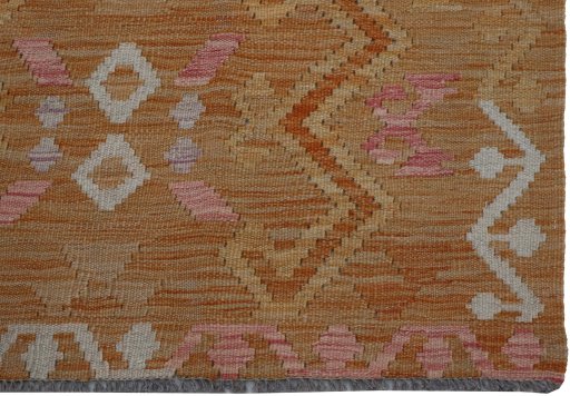 Close-up detail of New Modern Design rug from Pakistan showing Wool weave