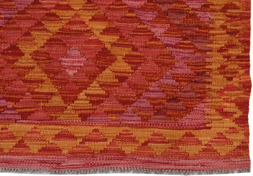 Close-up detail of New Modern Design rug from Pakistan showing Wool weave
