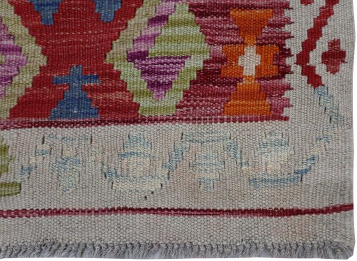 Close-up detail of New Modern Design rug from Pakistan showing Wool weave